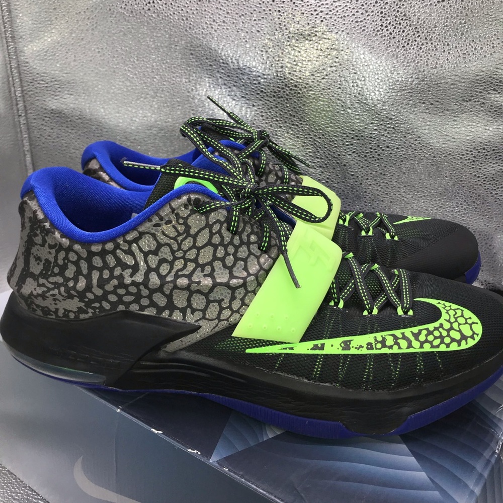 “Kevin Durant 7’s” // SIZE 13 MEN